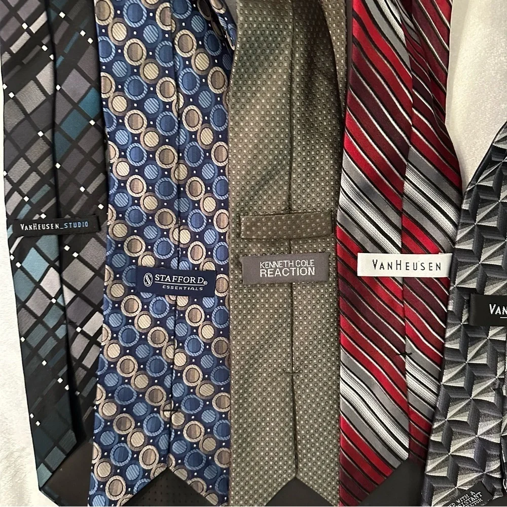 Mixed Lot of 12 Men’s Neck Ties Dept store brands Reaction, Van Heusen, Apt 9,
